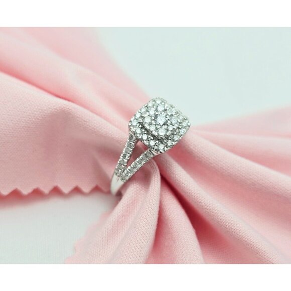 Elegant 14K Karat Solid White Gold Ladies Diamond Halo Engagement Ring - Size 7 - Picture 1 of 16